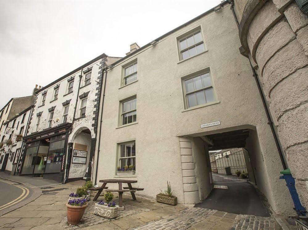 The Farmers Ulverston Newby Bridge Buitenkant foto
